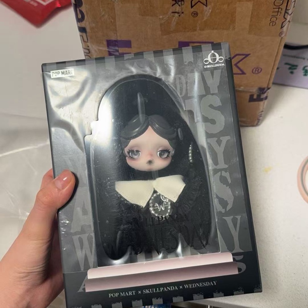 POP MART x Skulllpanda Wednesday Figure - Black & White